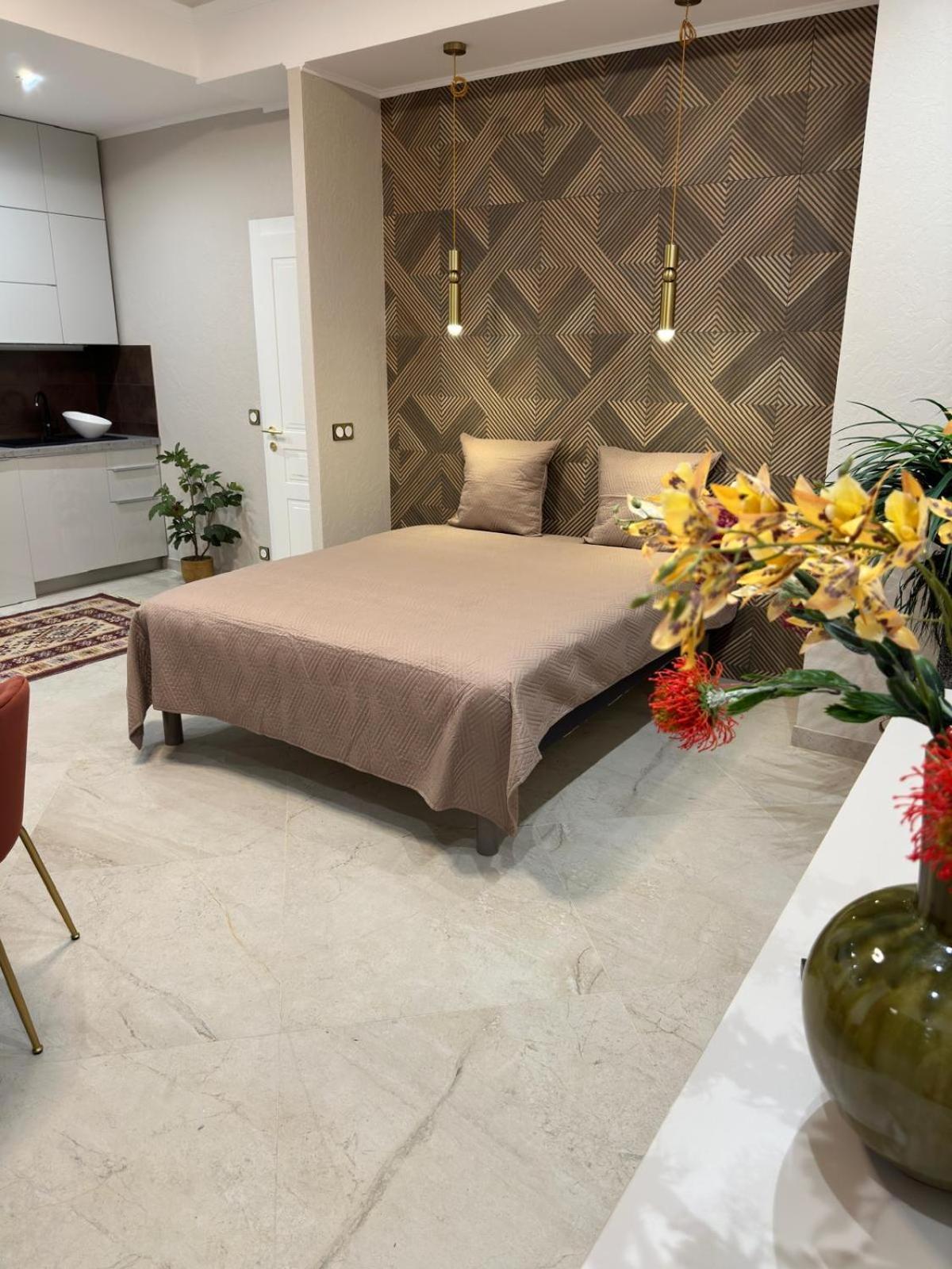 Extraordinaire Grand Studio Au Centre 6 Minutes A Pied De La Plage Et L'Hotel Negresco Nizza Exterior foto